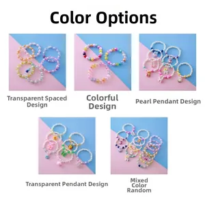 Vues détaillées de bracelets en perles colorées pour enfants avec des breloques mignonnes