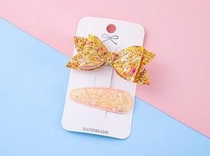 Détails de barrettes à paillettes et nœud brillant faits main pour filles sur carte