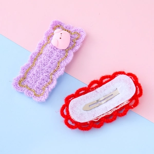 Barrettes à cheveux tricotées couronne avec petit cochon rose en violet et rouge pour filles