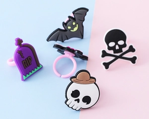 Anelli di Halloween in PVC per bambini con pipistrello, teschio e lapide con scritta RIP