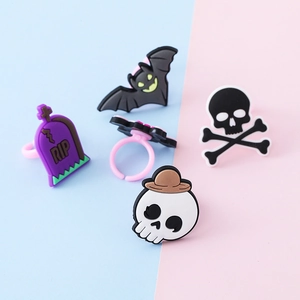 Anelli di Halloween in PVC per bambini con pipistrello, teschio e lapide viola