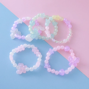 Bracelet de Perles pour Enfants Iridescent Papillon Étoile Breloque en Résine Bracelet Mignon Style Princesse Cadeau pour Filles