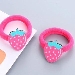Lot de deux chouchous en peluche rose avec pendentifs fraises pailletées pour enfant