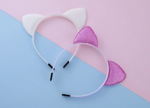Détail de serre-tête oreilles de chat à paillettes avec dents antidérapantes internes