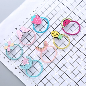 Lot de 7 élastiques pailletés pour filles avec breloques mignonnes de fruits et fleurs