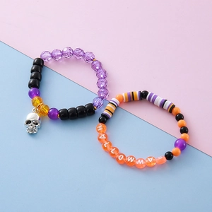Halloween Kinderperlenarmband Set mit Totenkopf Anhänger und HALLOWMAS Buchstaben