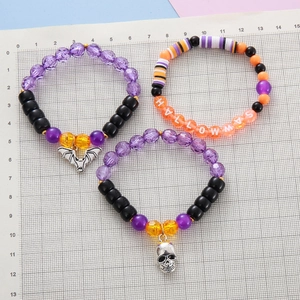 Halloween Armband-Set 3-teilig mit lila Perlen sowie Silberfledermaus und Totenkopf