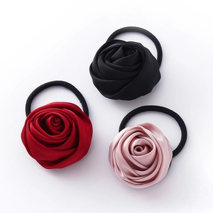 Eleganti elastici per capelli a forma di rosa nei colori rosso nero e rosa elasticizzati