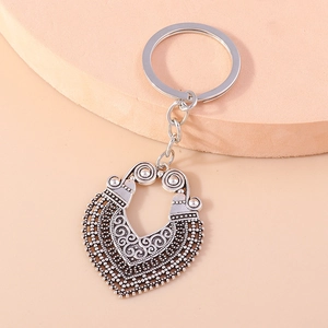 Vintage Ethno Herz Schlüsselanhänger Zinklegierung Antiksilber Spitze Herz Schlüsselring Mode Tasche Anhänger Schmuck Geschenk