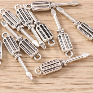 Antique silver screwdriver charms in high-quality alloy for DIY jewelry and keychain