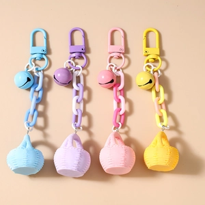 Porte-clés Panier Tressé Mignon Avec Clochette Couleur Macaron Résine Chaîne en Plastique Charme de Sac Accessoire Pour Femmes Filles Cadeau