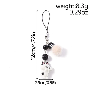 Detailansicht von 12cm süßem Katzen-Schlüsselanhänger mit Pfirsich-Pompon und Perlen