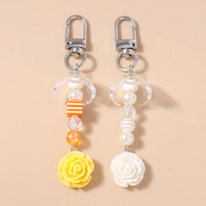 Porte-clés Fait Main en Résine Fleur de Rose Perlé Avec Capuchon de Méduse Künstliche Perles de Nacre Rayées Pour Femme