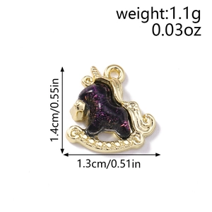 Detailed view of unicorn jewelry pendant with dimensions and weight in white background