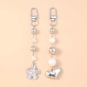 Porte-clés Perlé en Alliage d'Argent avec Fleur et Cœur Pendentif de Mode pour Sac Femme Fille Künstliche Perle d'Imitation Accessoire