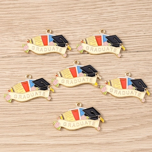 Pendentifs en Alliage d'Émail Saison de Remise des Diplômes Toque Livres pour la Fabrication de Bijoux DIY Décoration Clé