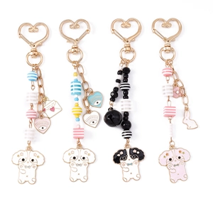 Porte-clés chien mignon avec pendentifs en émail, mousquetons cœur et perles rayées