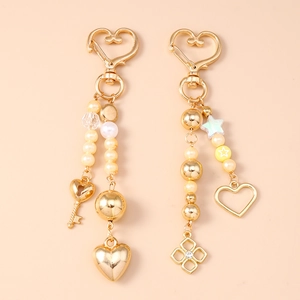Fashion Beaded Heart Keychain Gold Plated Star Artificial Pearl Alloy Bag Charm For Women Trendy Heart Key Ring Pendant Accessory
