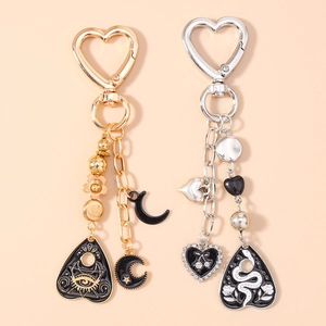 Vintage Gothic Heart Keychain With Snake Moon Eye Charm Rhinestone Enamel Zinc Alloy Key Ring For Bag Pendant Women Jewelry