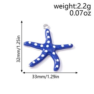 Gedetailleerd overzicht van de blauwe emaille zeester hanger van 32mm x 33mm en 2,2g