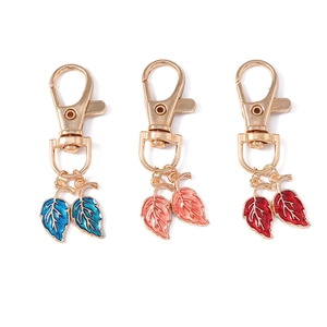 Porte-clés créatifs en feuille de métal bleu, orange et rouge avec fermoirs dorés et émail