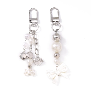 Set de porte-clés tendance avec perles, pendentif cœur et nœuds sur crochets argentés