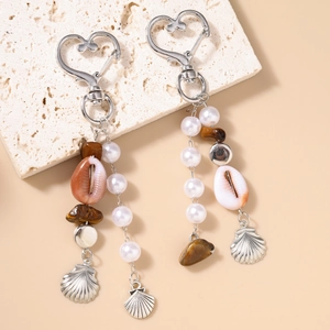 Porte-clés bohème en coquillage et perles avec mousqueton en forme de cœur argenté