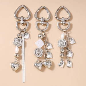 Vintage Silver Alloy Heart Rose Flower Beaded Keychain For Women Faux Artificial Pearl Bag Charm Fashion Jewelry Accessories