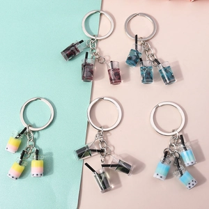Kreatives Bubble Tea Schlüsselanhänger-Set mit Mini-Teetassen und Metallringen