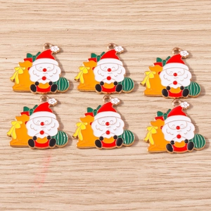 Detail von Weihnachtsmann-Anhängern aus Legierung mit bunter Emaille für DIY-Schmuck