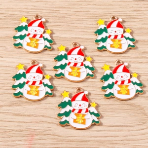 6er-Set Weihnachts-Emaille-Anhänger mit Schneemännern, Geschenken und grünen Weihnachtsbäumen