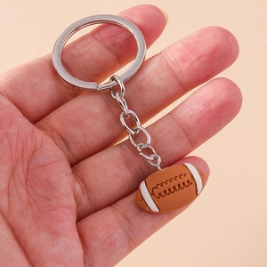 Portachiavi creativo football americano con trama marrone e anello in metallo argento