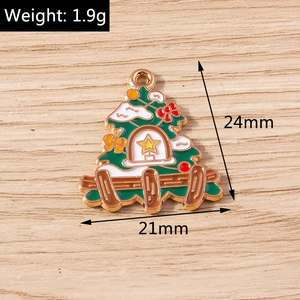 Detailed size view of Christmas tree enamel pendant with dimensions 24mm by 21mm
