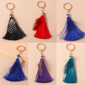 Bohemian Style Feather Tassel Keychain For Women Elegant Fringed Bag Charm Ethnic Guinea Fowl Feather Key Ring Gift Accessory