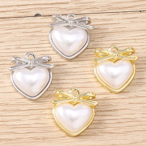 Pendentifs cœur avec perle centrale et nœud papillon en métal doré et argenté pour bijoux
