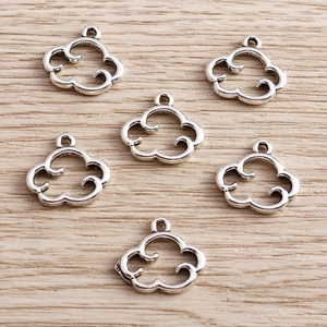 Vintage Zinc Alloy Hollow Cloud Pendants Ancient Silver Xiangyun Charms For DIY Necklace Jewelry Making Accessories