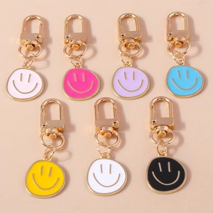 Porte-clés Minimaliste en Alliage de Zinc Visage Souriant Porte-clés en Émail Dessin Animé Pour Femmes Enfants Pendentif de Sac Bijoux