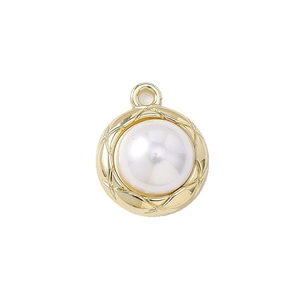 Elegante ciondolo con perla rotonda dorata e trama trapuntata per creazione di gioielli