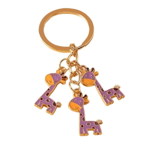 Porte-clés girafe en métal doré mignon avec breloques violettes et détails en émail coloré