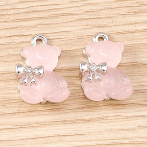 Ciondoli a forma di orso in resina rosa con fiocco in argento per gioielli fai da te