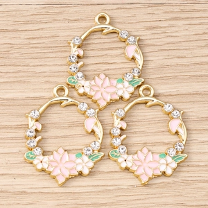 Pendentifs couronne de fleurs en émail rose et strass brillants pour création de bijoux DIY