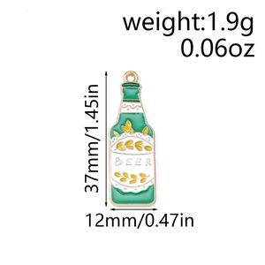 Dettaglio con dimensioni del ciondolo a bottiglia di birra smaltata da 37mm