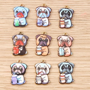 Pendentifs en Alliage de Chien Carlin de Dessin Animé Avec Motif de Boisson Et de Livre Breloques en Émail pour Bricolage Collier Bracelet Accessoires