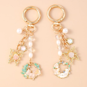 Butterfly Cat Floral Wreath Keychain Faux Artificial Pearl Hollow Star Bag Charm Pendant For Women Girls Sweet Gold Alloy Keyring Gift