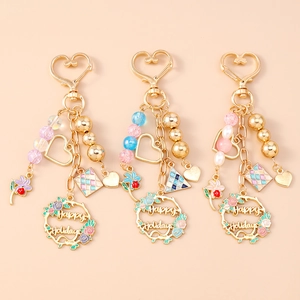 Happy Holidays Flower Wreath Metal Keychain With Beaded Heart Alloy Enamel Bag Pendant For Women Festive Holiday Gift