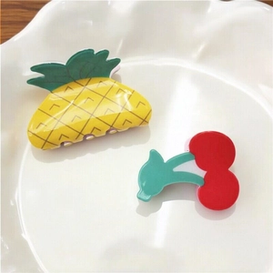 Simpatiche mollette per capelli in acrilico con motivi di ananas giallo e ciliegia