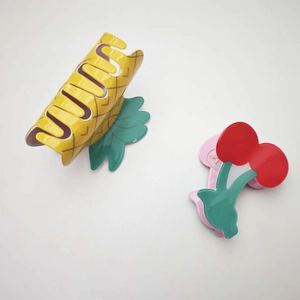 Set di mollette per capelli in acrilico con ciliegia e ananas dalla finitura lucida