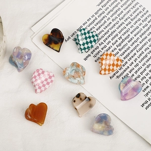 Mini acetate heart hair clips with tortoiseshell and checkered patterns for women