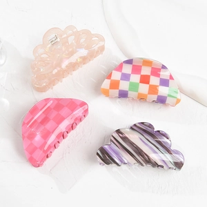 Acrylic Checkerboard Hair Claw Clips Large Hollow Flower Hair Clamps Elegant Geometric Plaid Styling Hairpins For Women Girls