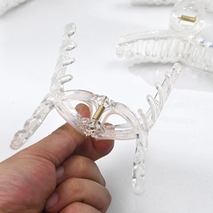 Iridescent mermaid hair claw clip with pearls and cross-jaw design for women